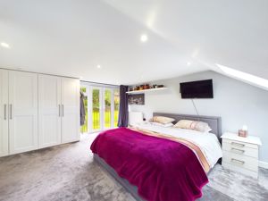MASTER BEDROOM- click for photo gallery